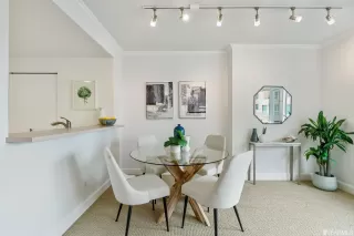 Photo #3: 423739215 Listing 