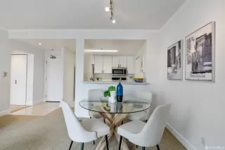 Photo #4: 423739215 Listing 