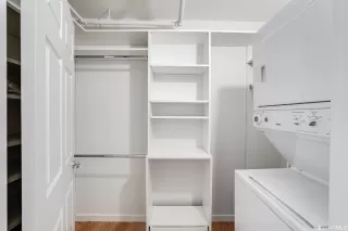 Photo #6: 423739449 Listing