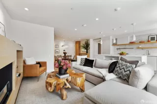Photo #2: 423739463 Listing 