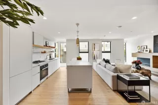 Photo #6: 423739463 Listing 