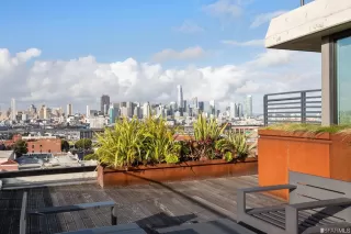 Photo #2: 423739579 Listing