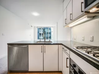 Photo #3: 423739625 Listing 