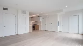 Photo #5: 423739719 Listing