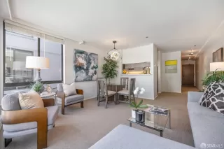 Photo #3: 423739988 Listing