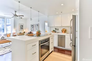 Photo #3: 423740303 Listing