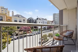 Photo #4: 423740563 Listing 
