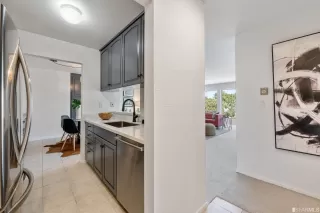 Photo #5: 423741156 Listing 