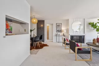 Photo #6: 423741156 Listing 