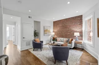 Photo #4: 423741599 Listing