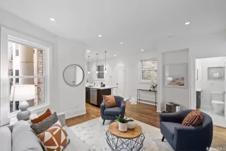 Photo #5: 423741599 Listing