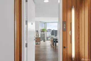 Photo #2: 423741624 Listing 