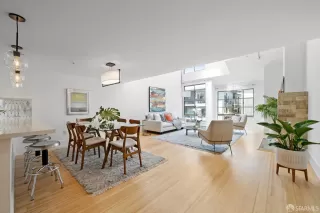 Photo #4: 423742232 Listing