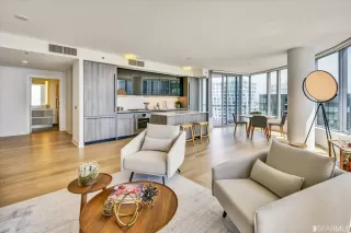 Photo #5: 423742340 Listing