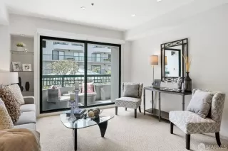 Photo #2: 423742935 Listing