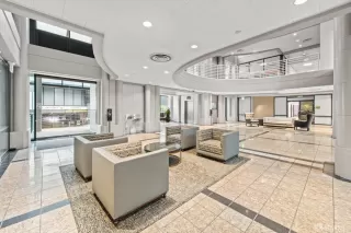 Photo #4: 423743220 Listing