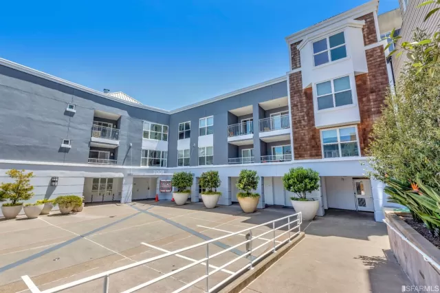 MLS: 423743634 Condo For Sale