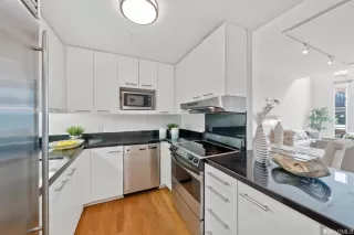 Photo #3: 423743864 Listing