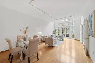 Photo #5: 423743864 Listing