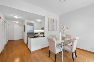 Photo #6: 423743864 Listing