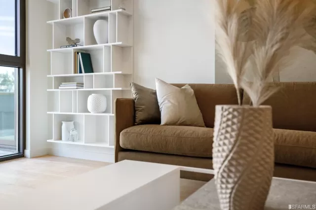 MLS: 423744272 Condo For Sale