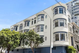 Photo #2: 423744428 Listing 