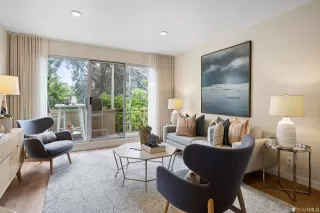 Photo #6: 423744940 Listing