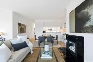 Photo #5: 423745189 Listing