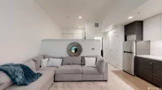 Photo #5: 423745397 Listing