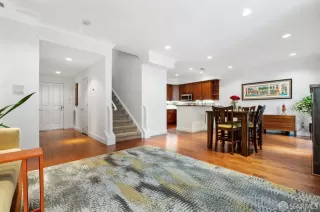 Photo #4: 423745711 Listing