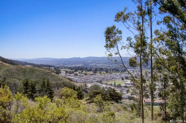 MLS: 423745904 Condo For Sale