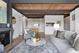 Photo #5: 423746144 Listing