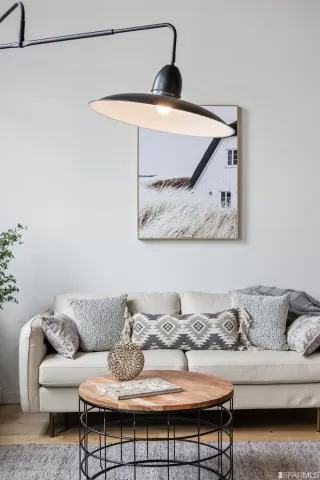 Photo #3: 423746170 Listing