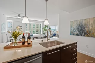 Photo #5: 423746186 Listing