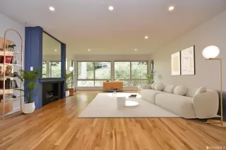 Photo #2: 423746231 Listing 