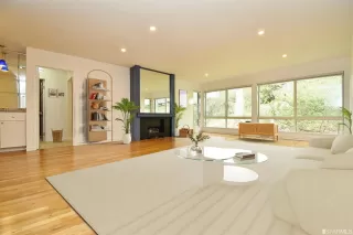 Photo #3: 423746231 Listing 