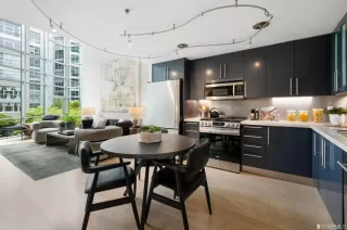 Photo #5: 423746510 Listing