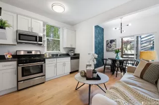 Photo #6: 423746601 Listing