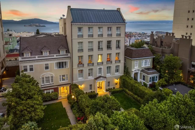 MLS: 423747032 Condo For Sale