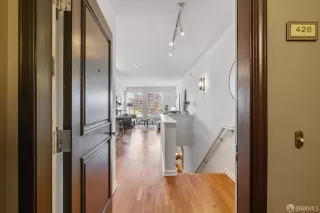 Photo #2: 423747273 Listing