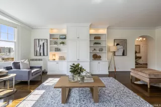 Photo #5: 423747371 Listing