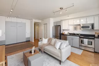 Photo #5: 423747401 Listing