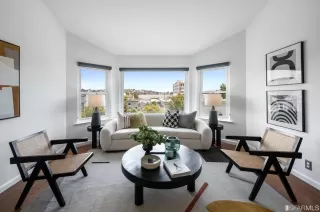 Photo #2: 423747666 Listing