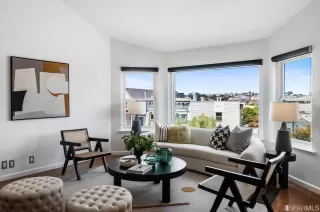 Photo #3: 423747666 Listing