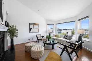 Photo #4: 423747666 Listing