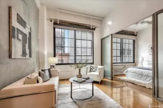 Photo #4: 423747680 Listing