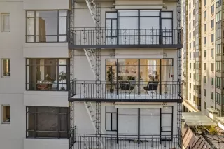 Photo #6: 423748278 Listing