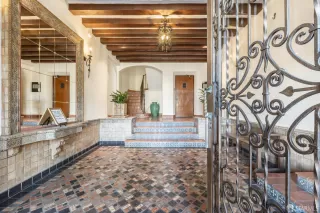 Photo #2: 423748379 Listing