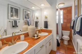 Photo #5: 423748379 Listing