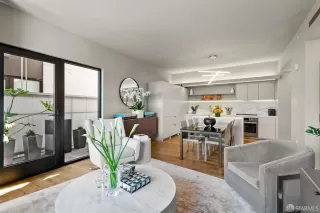 Photo #4: 423748737 Listing